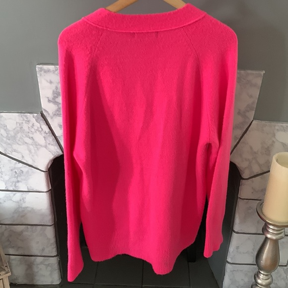 Lyla + Luxe Sweater - Picture 7 of 11